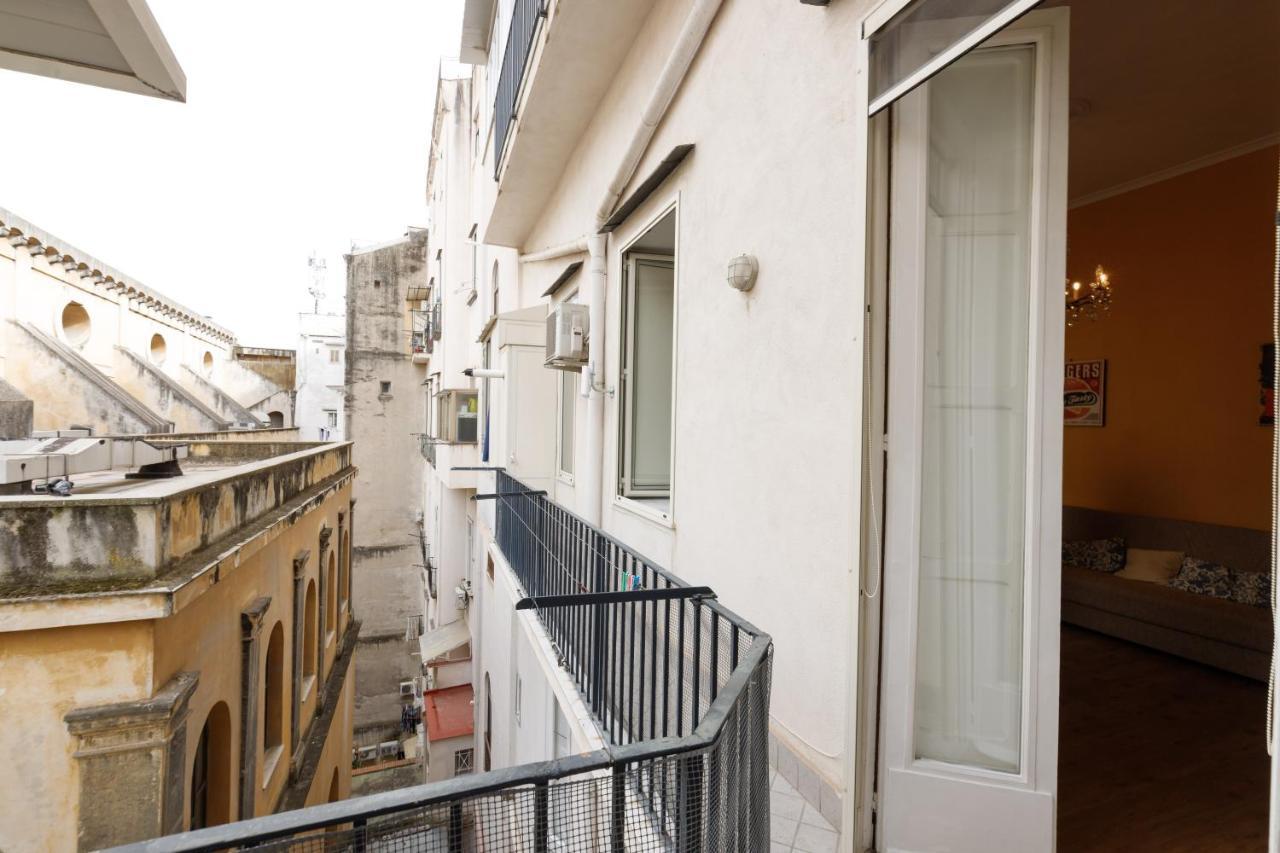 Duomo 77 - In The Heart Of The Historical Center By Elite Villas Naples Luaran gambar